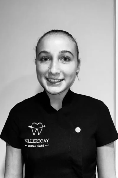Mia - Receptionist